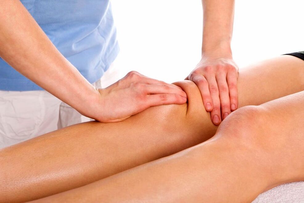 Therapeutic massage for injured knee