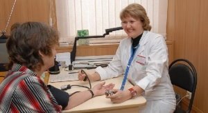 Measurement of blood pressure for examination by a doctor